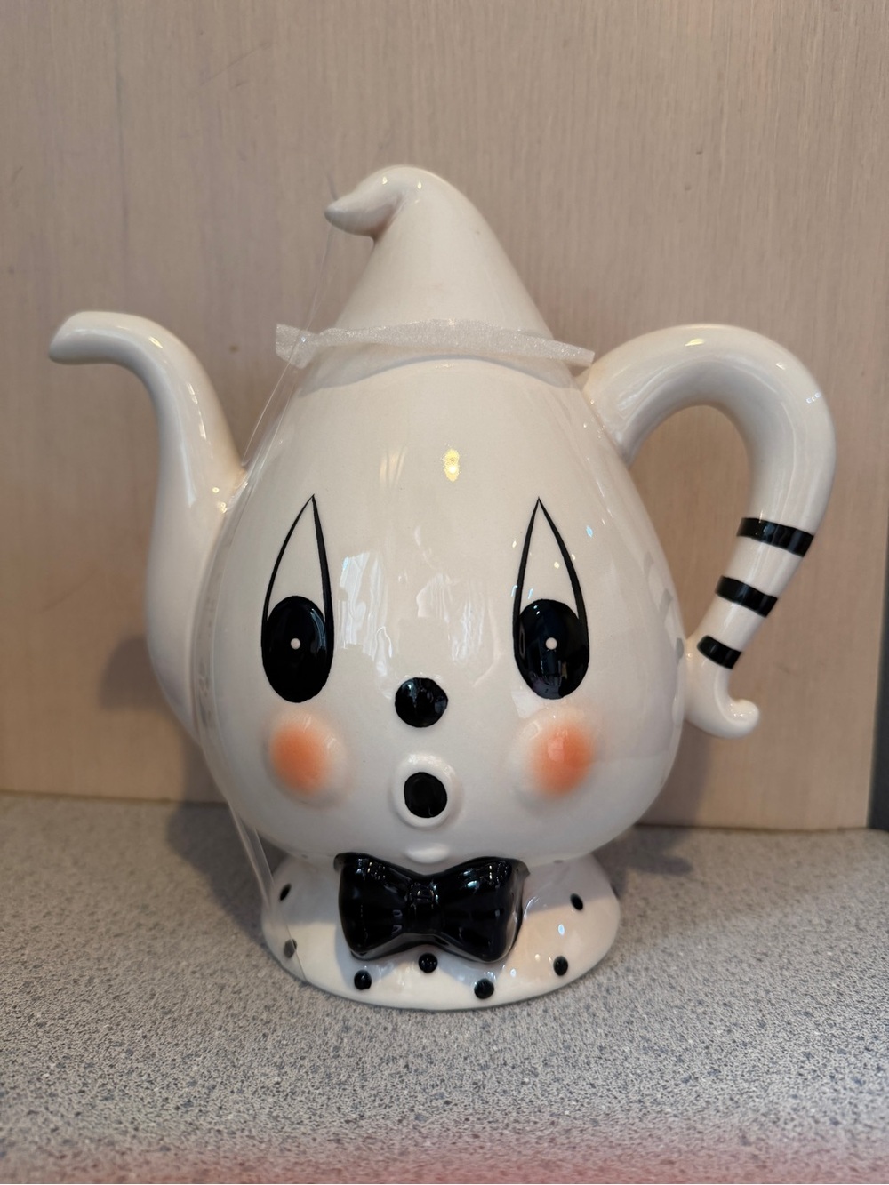 New Johanna Parker Halloween Gus the Ghost Bow Tie Spooky Vintage Decor Teapot